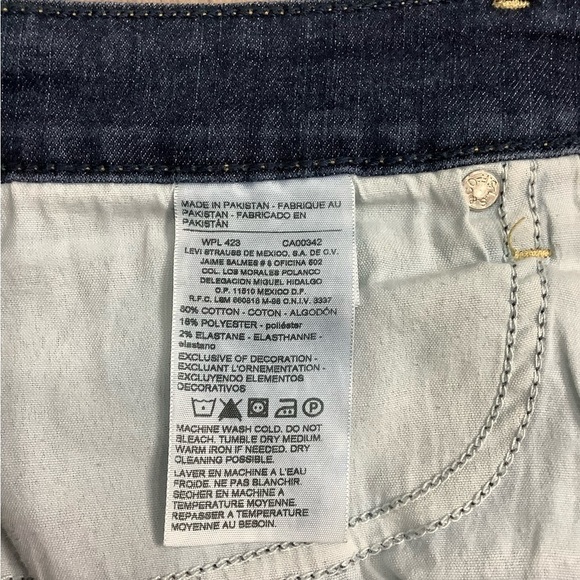 Women’s Levi’s 10 Medium 30 Denim Bermuda Shorts Jeans Navy Blue Rolled Hem NWOT - Picture 8 of 10
